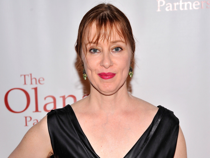 Відома американська співачка заспівала пісню про Маріуполь, від якої навертаються сльози (відео)