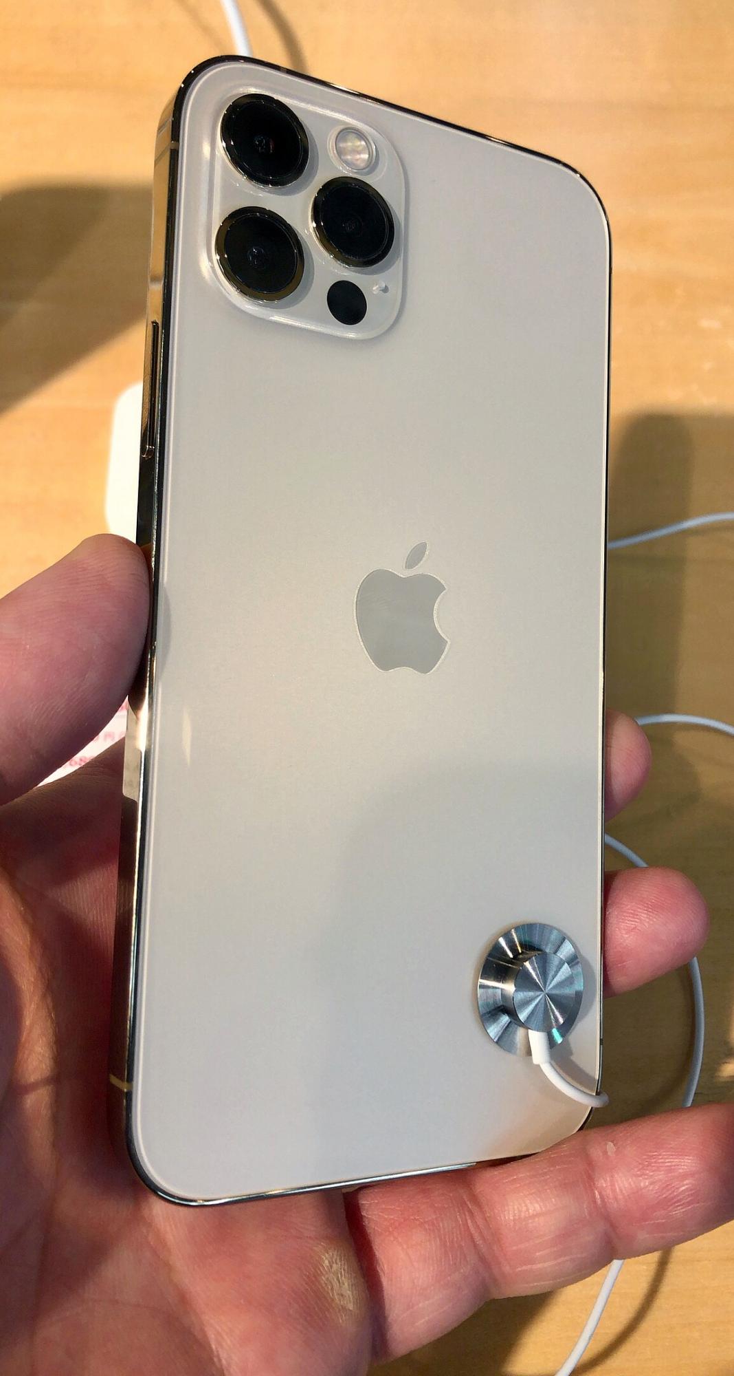 Еволюція iPhone: як змінювався "яблучний" смартфон з 2007 року до сьогодні