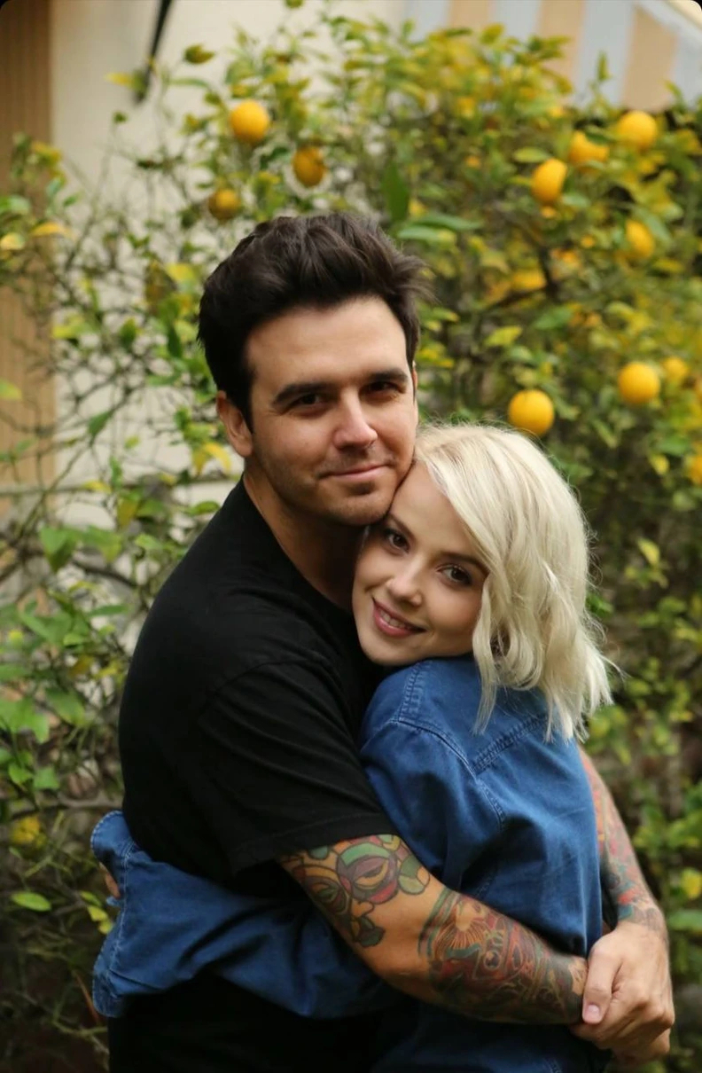 "Щаслива бути поряд". Міка Ньютон показала рідкісні кадри з чоловіком-американцем