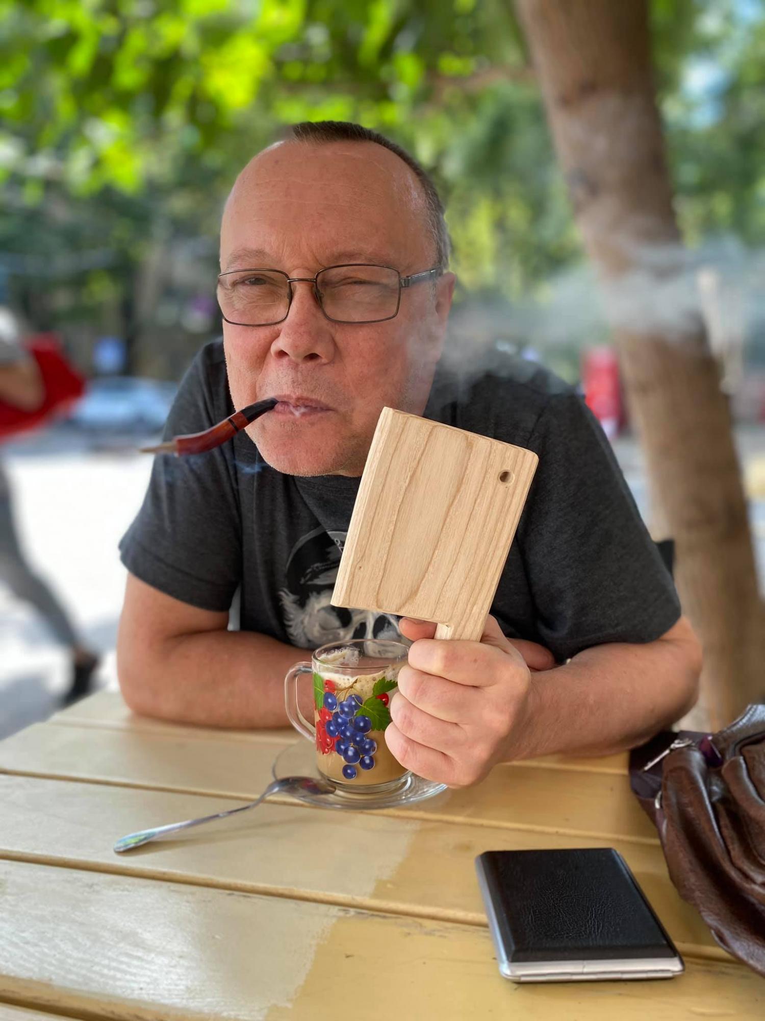 Зірка "Маски-шоу" здивував розміром своєї пенсії і зізнався, чим заробляє на життя