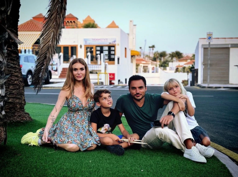 "Життя - річ непередбачувана". Слава Камінська возз'єдналася з екс-чоловіком (фото)