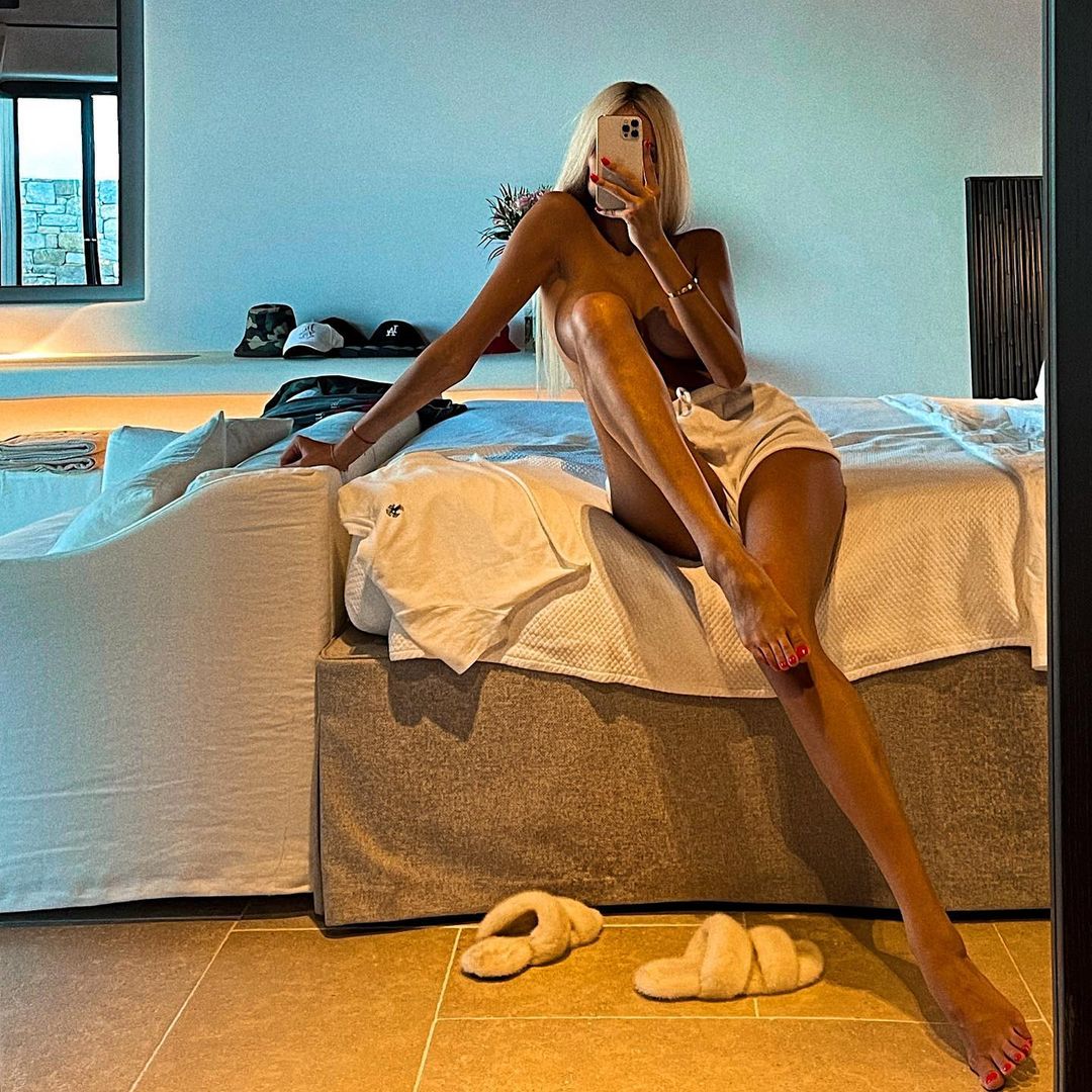 Репера Тіматі помітили в Греції з українською моделлю