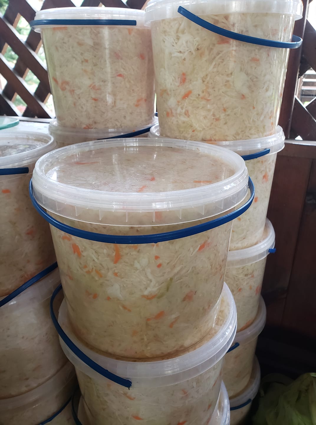 Квашена капуста може бути дуже небезпечною: кому її не можна їсти