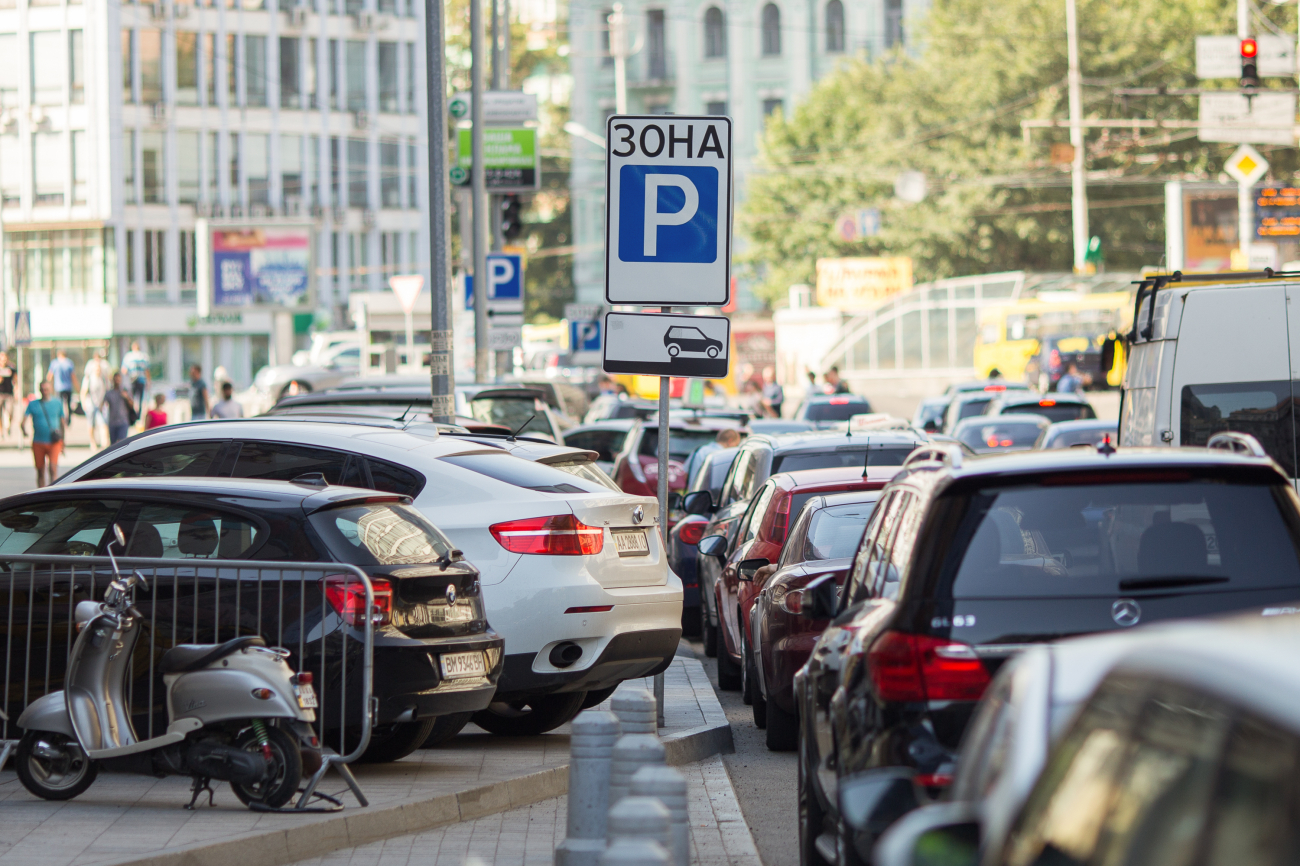 Почему до сих пор нет метро на Троещину и что не так с парковками в Киеве - интервью с экспертом
