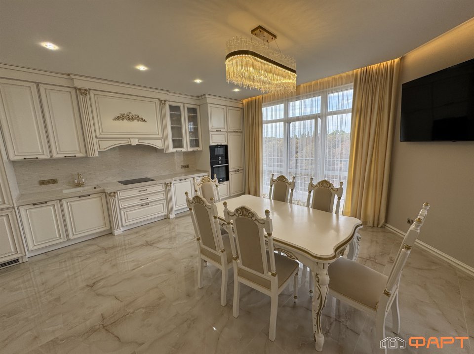 Більше 2000 доларів на місяць: що особливого у найдорожчих квартирах для оренди в Ужгороді