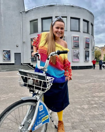 Називають Маріуполь "театральною постановкою": зірка "Будиночку на щастя" розповіла про родичів з РФ