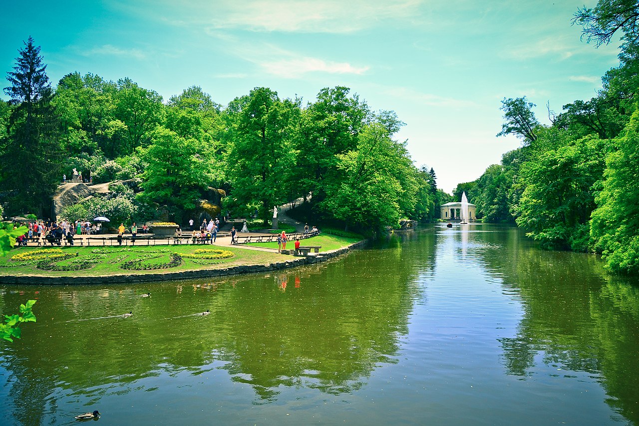 От живописных Карпат до самобытной Черниговщины. Самые интересные локации страны для путешествия в октябре