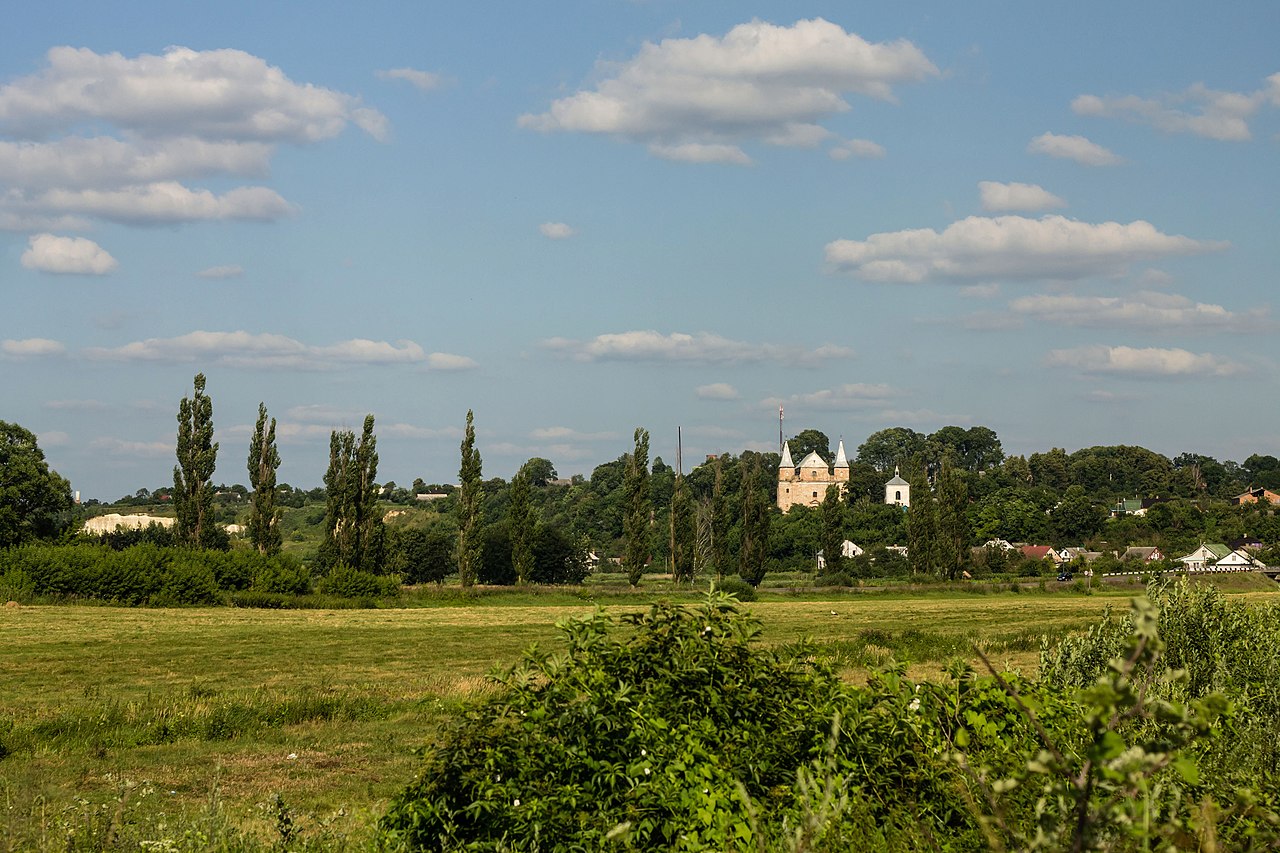 Легенди та краса природи. Чому варто побачити Тунель Кохання навесні