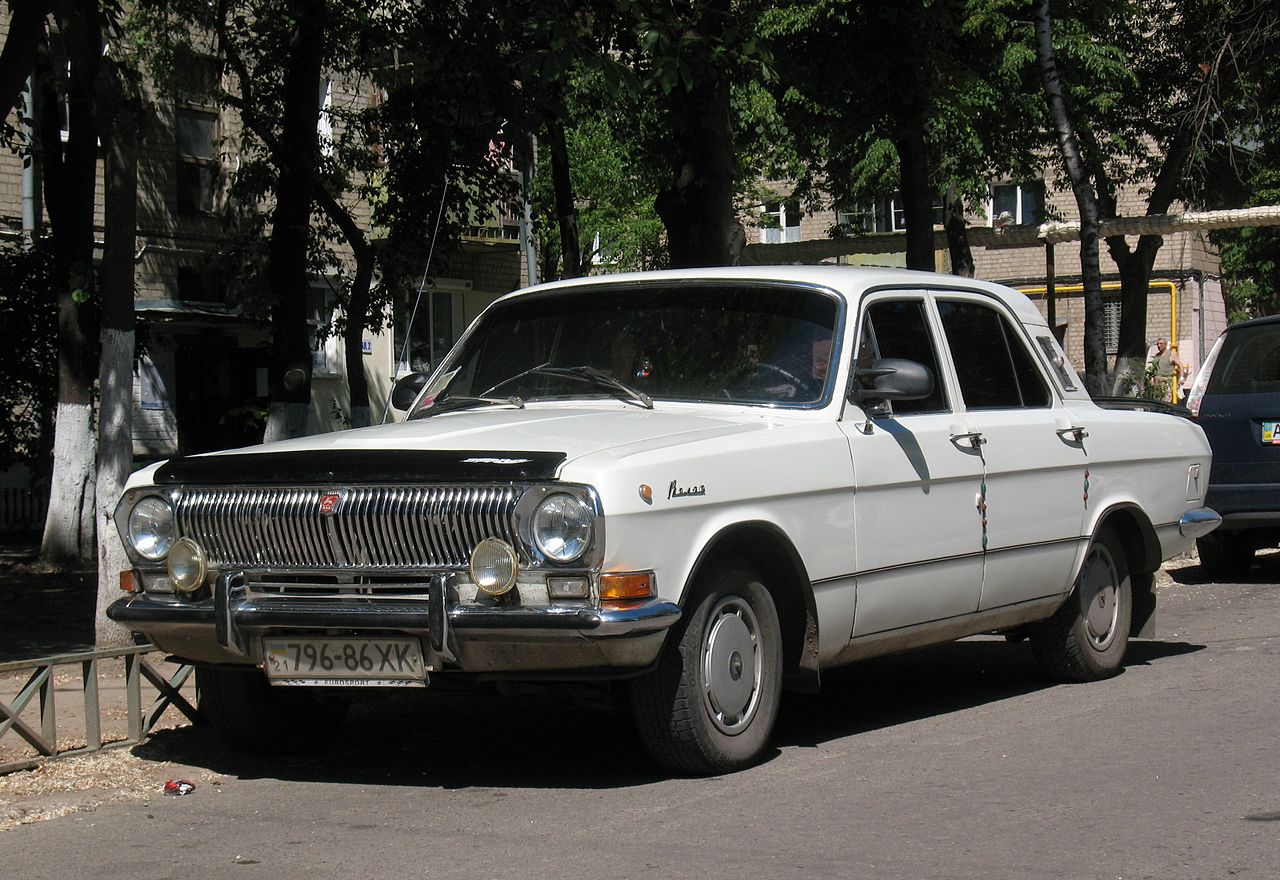 "Запорожец" в СССР стоил дороже, чем Ford Mustang. Сравнение цен и характеристик
