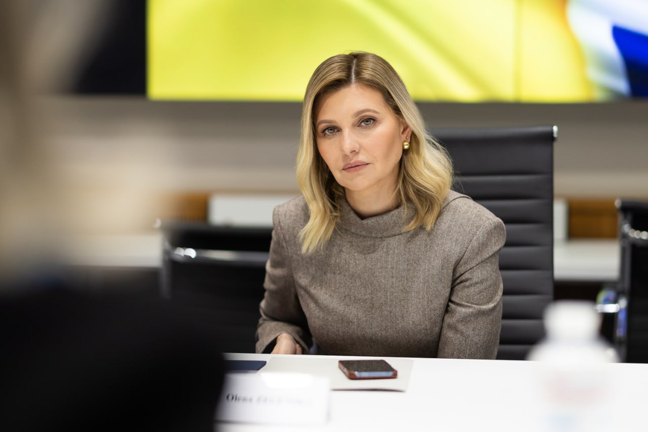 Чекала на пропозицію 8 років. Цікаві факти про Олену Зеленську, які вас здивують