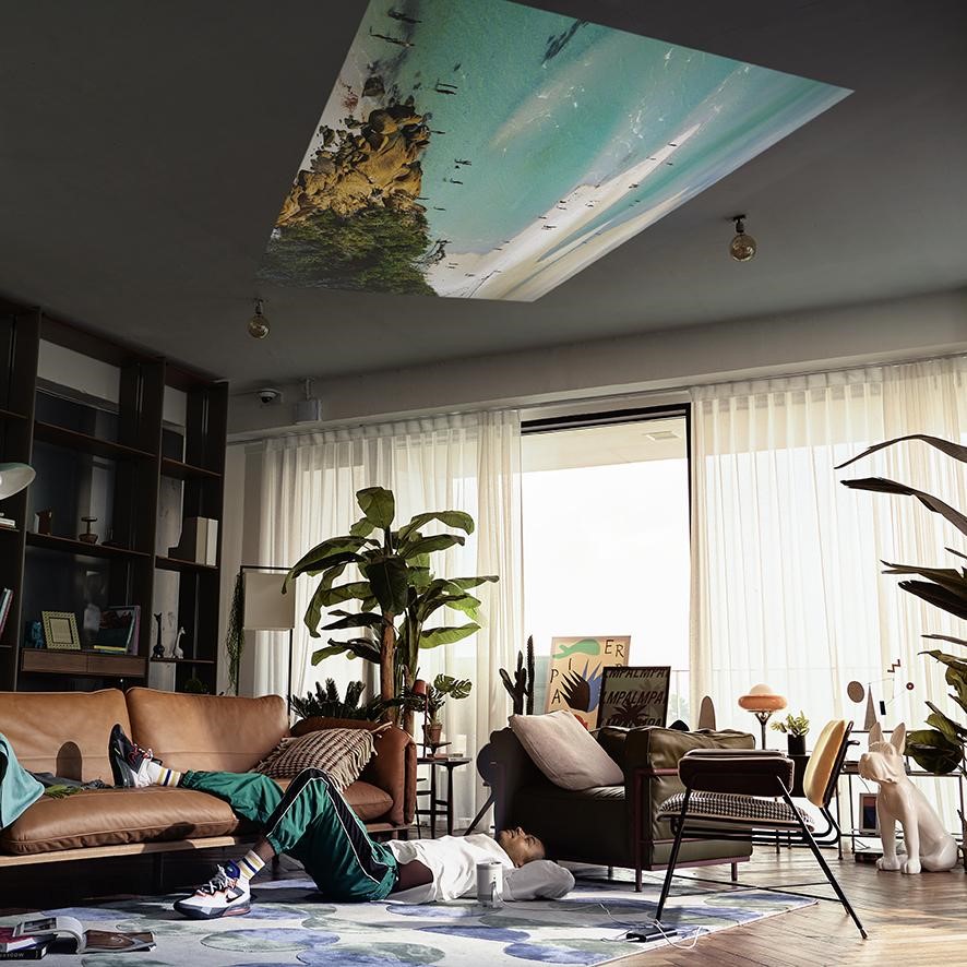 Samsung презентовал инновационный проектор The Freestyle и новые дизайнерские телевизоры