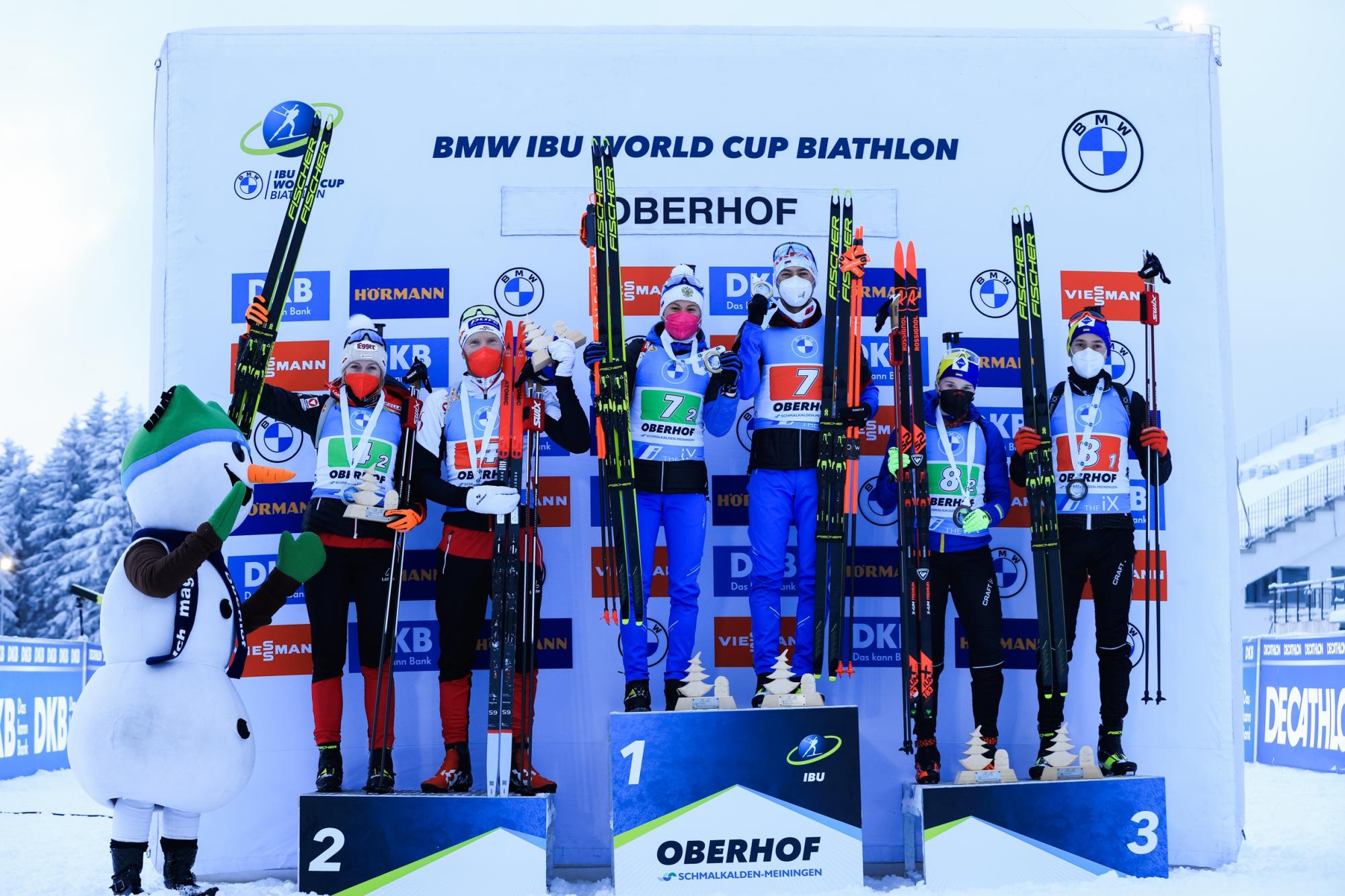 Первая биатлонная медаль и дебют Миколенко за "Эвертон": главные события спорта недели