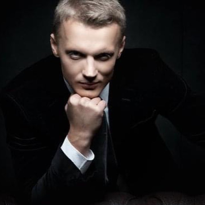 Що стало з Олександром Воєвуцьким -  зіркою 2000-х, який підкорив шоу "Караоке на Майдані" і "Шанс" (фото)