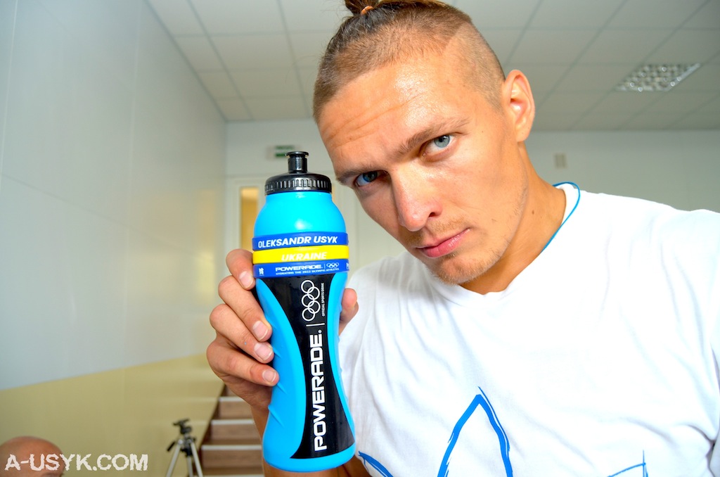 Едва дотягивал до "сотки". Как выглядел Александр Усик 10 лет назад (фото)