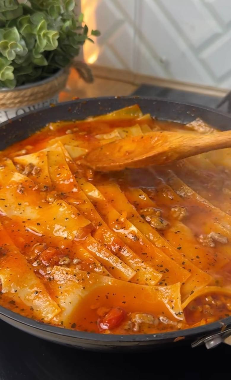 Рецепт лінивої лазаньї без духовки: швидко, просто і дуже смачно