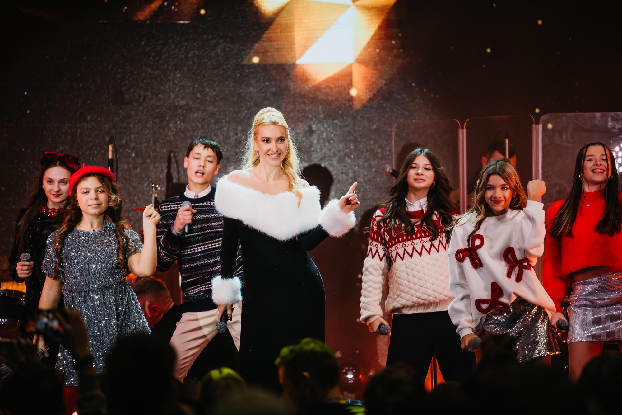 "Під подушкою": як Даша Квіткова збирала гроші для дітей (фото)