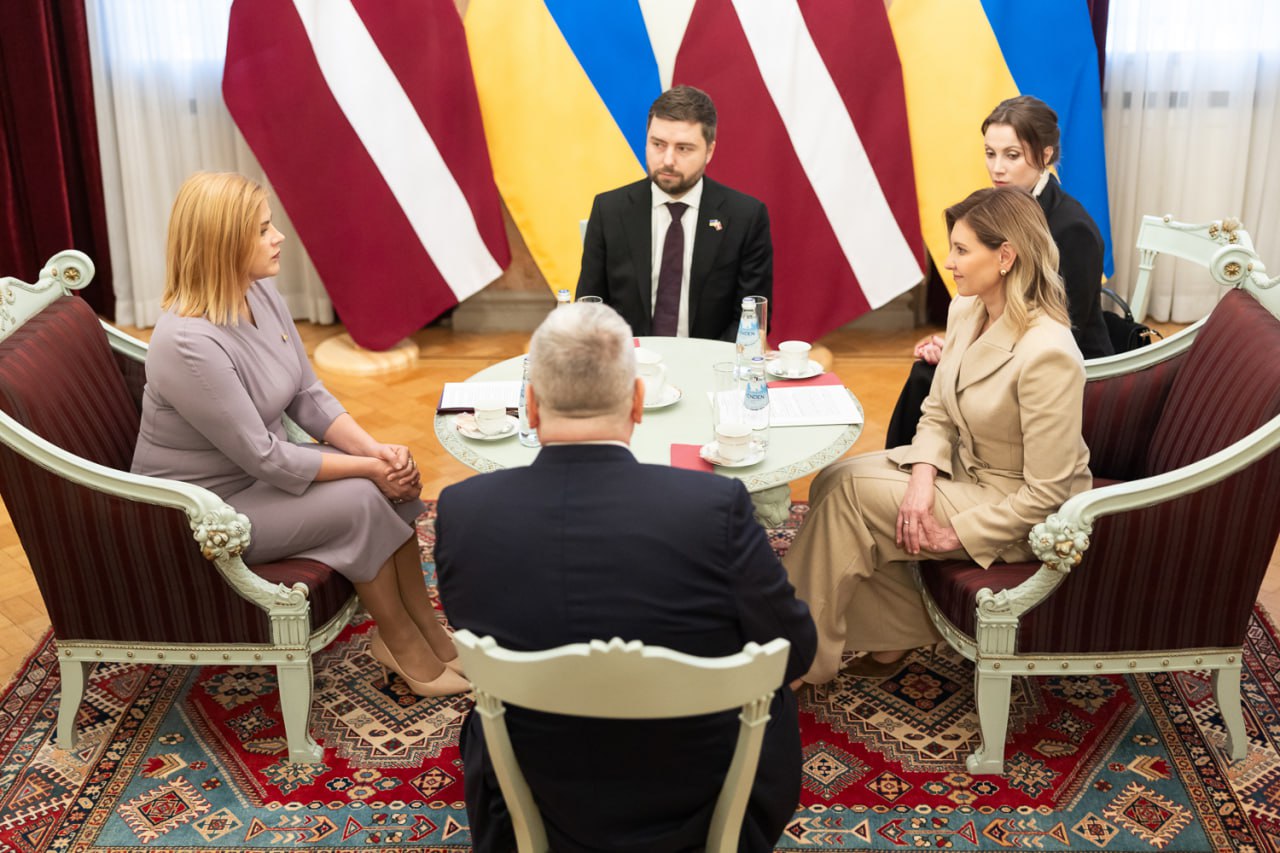 Олена Зеленська підкорила президента Латвії ніжним образом (фото)