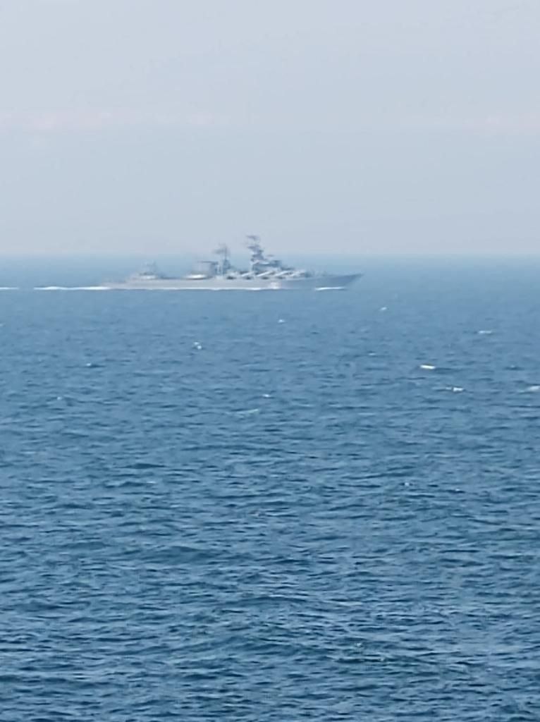 Обещали карьеру, квартиры и пенсии: появилась новая запись с "Москвы" пограничникам Змеиного