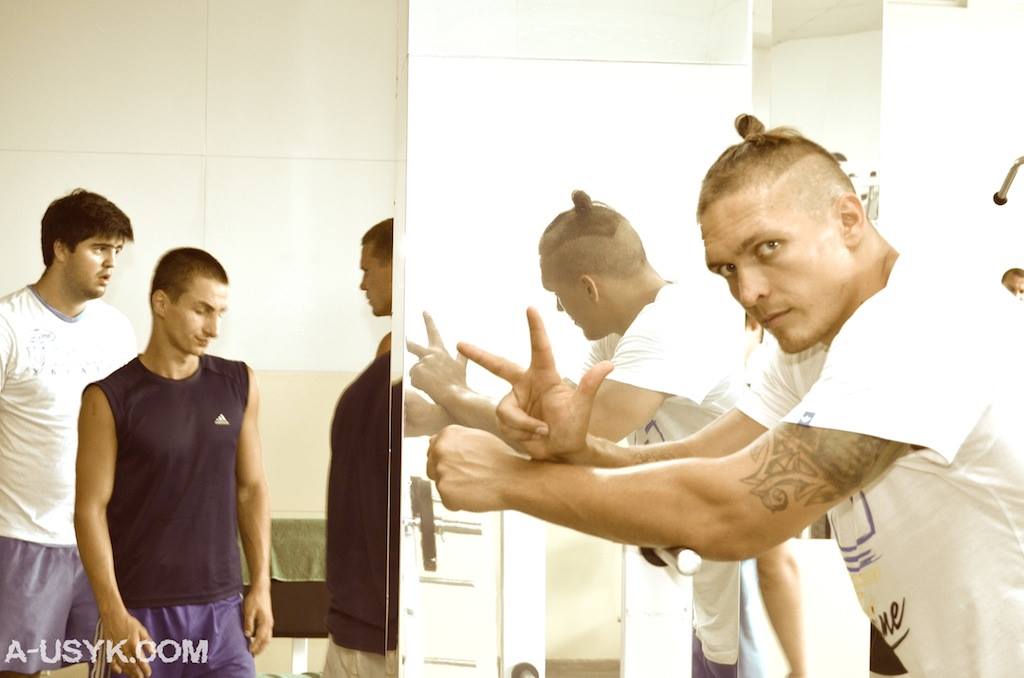 Едва дотягивал до "сотки". Как выглядел Александр Усик 10 лет назад (фото)