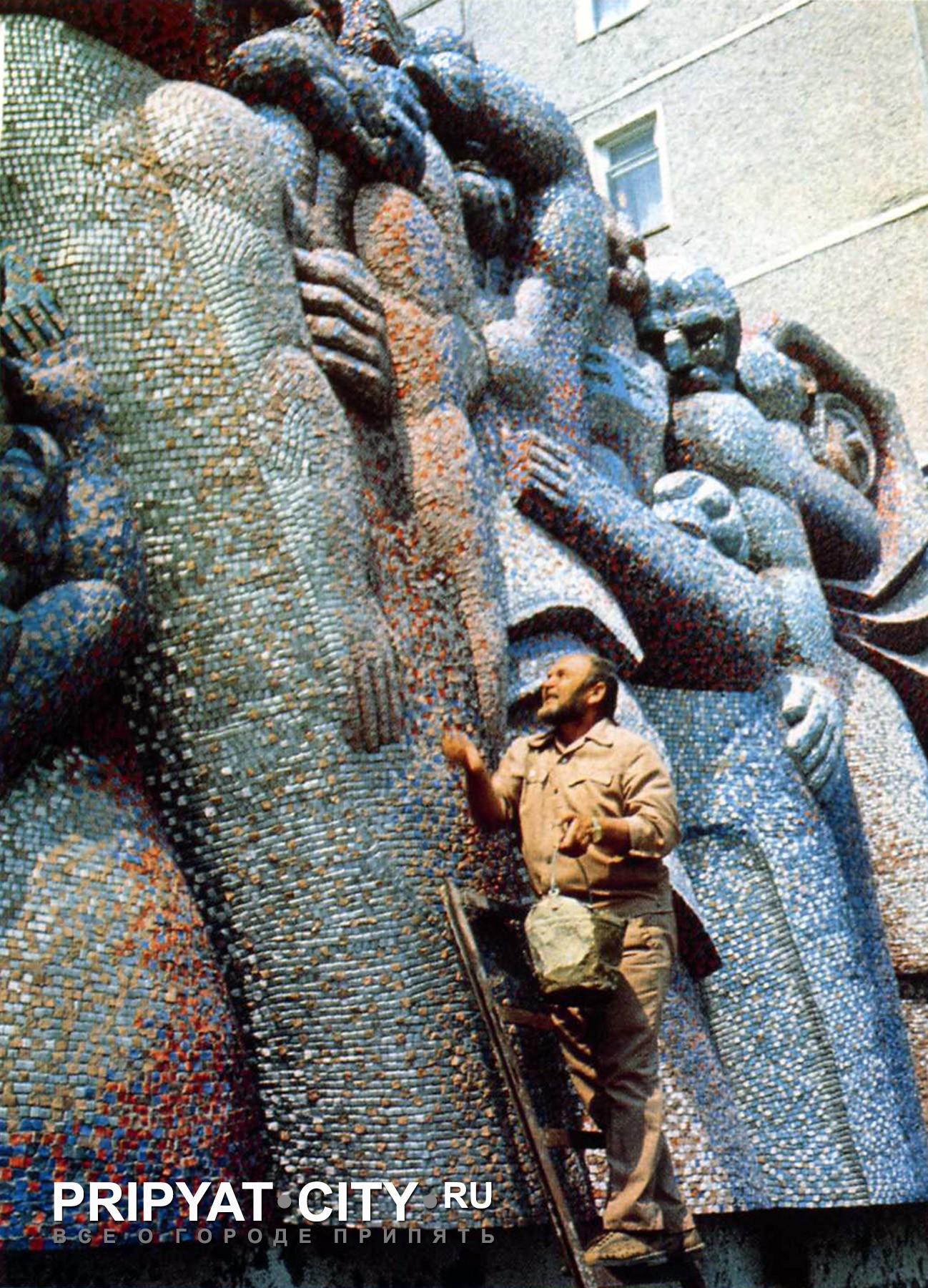 "Город-мечта": эти фото самых монументальных сооружений Припяти завораживают