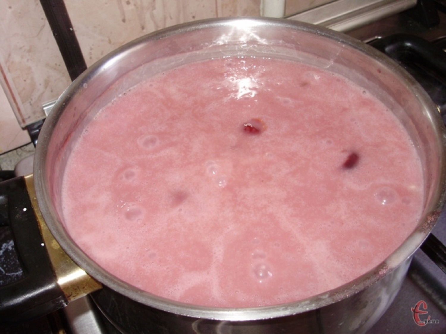 Холодець з черешні: рецепт стародавнього десерту, яким ласували наші предки