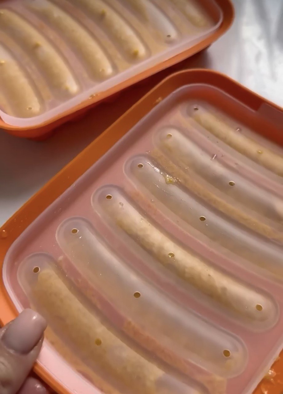 Сподобаються навіть дітям: як приготувати корисні та смачні сосиски (відео)