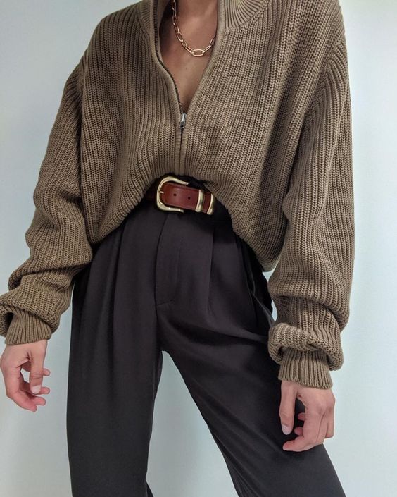 Цей аксесуар повинен бути у вашій шафі на будь-який сезон: приклади з фото