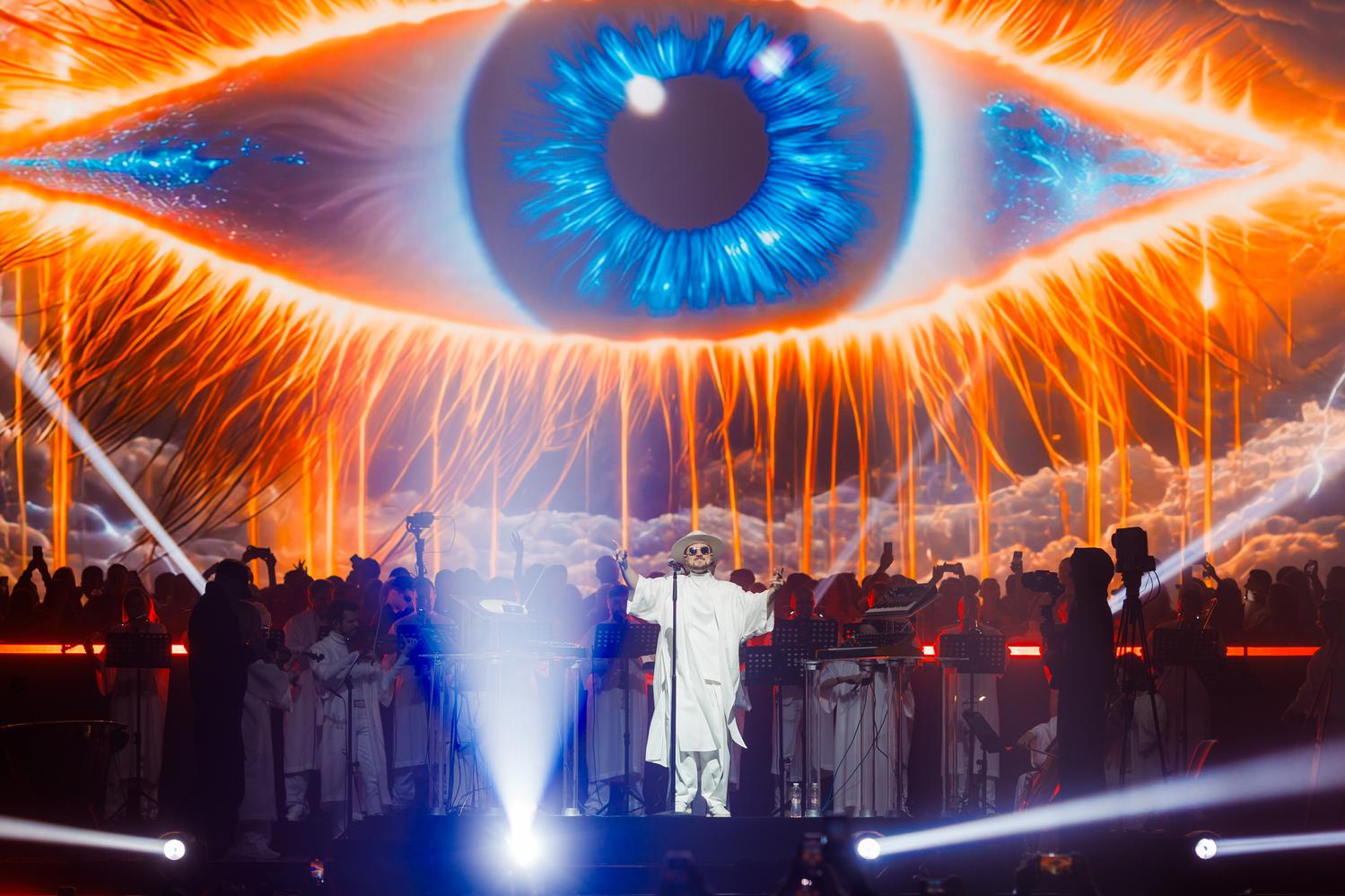 Білий в "чорному" техносвіті. ODYSSAY намолив солд-аут у Києві і розкрив секрет білого образу