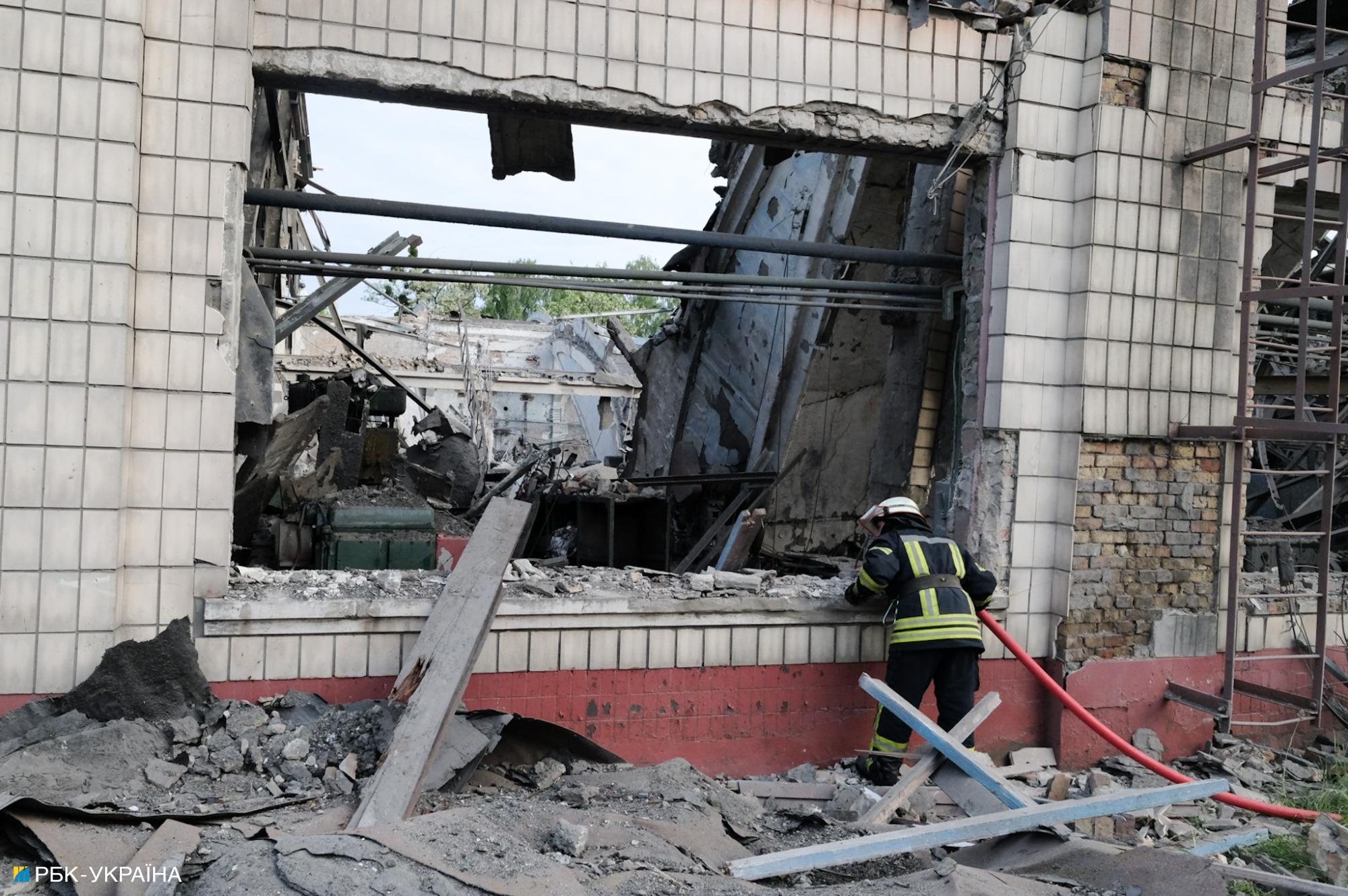 Ранковий удар по Києву. Фоторепортаж з обстріляного ДВРЗ