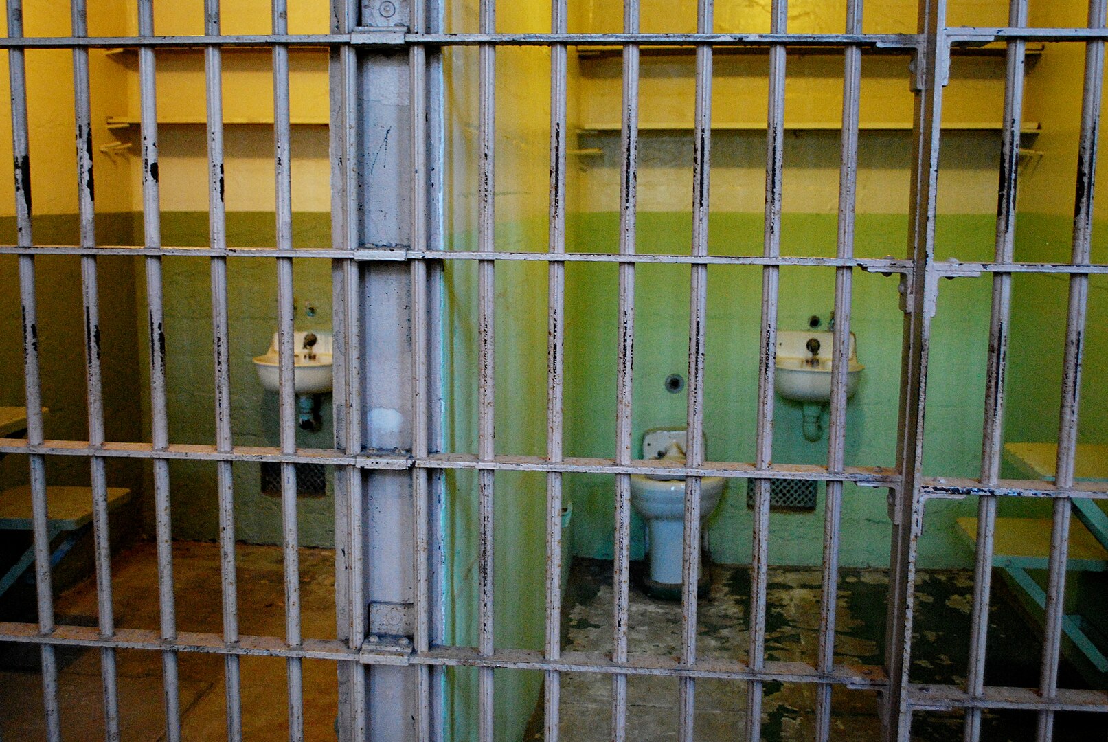 "Алькатрас" повертається: фото в'язниці для монстрів, яку боялися навіть серійні маніяки