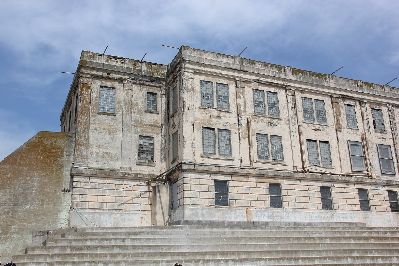 "Алькатрас" повертається: фото в'язниці для монстрів, яку боялися навіть серійні маніяки