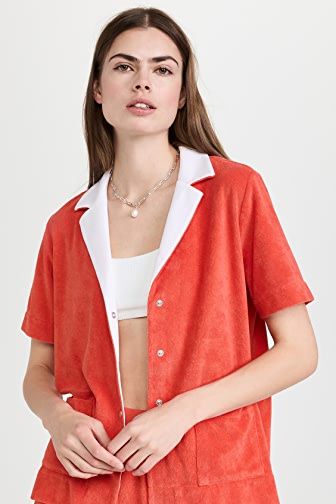 "Пушистая" одежда стала новым трендом лета 2022 года: как носить красиво