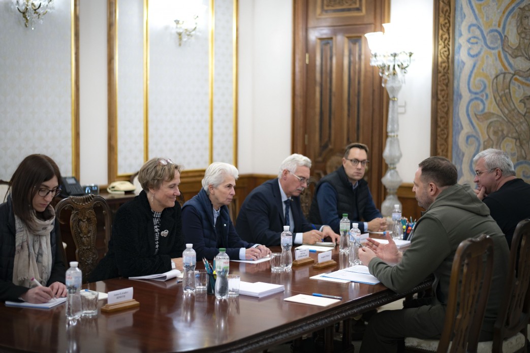 Єрмак обговорив із головою оборонного комітету Бундестагу посилення допомоги Україні