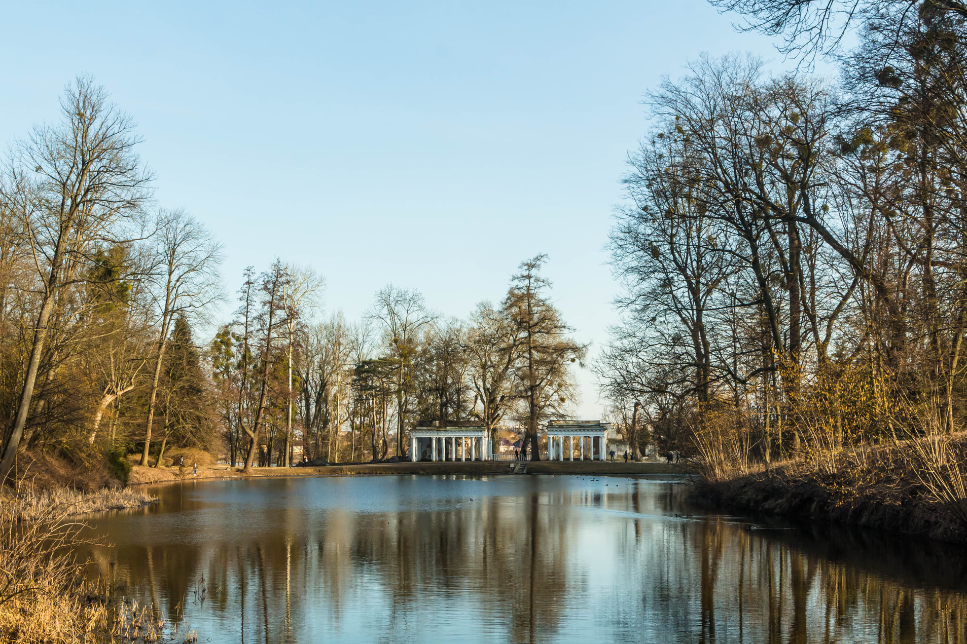 От живописных Карпат до самобытной Черниговщины. Самые интересные локации страны для путешествия в октябре