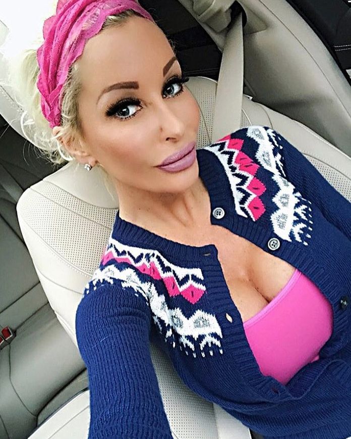 Погляньте на цих 4 жінок, які вбухали купу грошей, щоб виглядати "як Барбі"