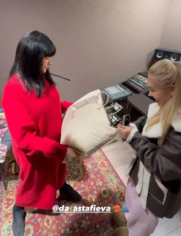 39-річну Дашу Астаф’єву запідозрили у першій вагітності