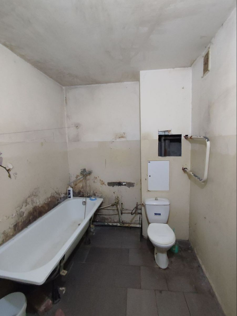 У Києві здають в оренду "розбиту" квартиру за невиправдані гроші: мережа в шоці (фото)