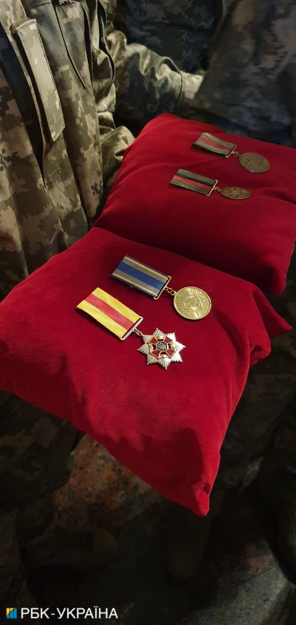 У Києві прощаються з загиблим поетом Максимом Кривцовим: щемливі фото