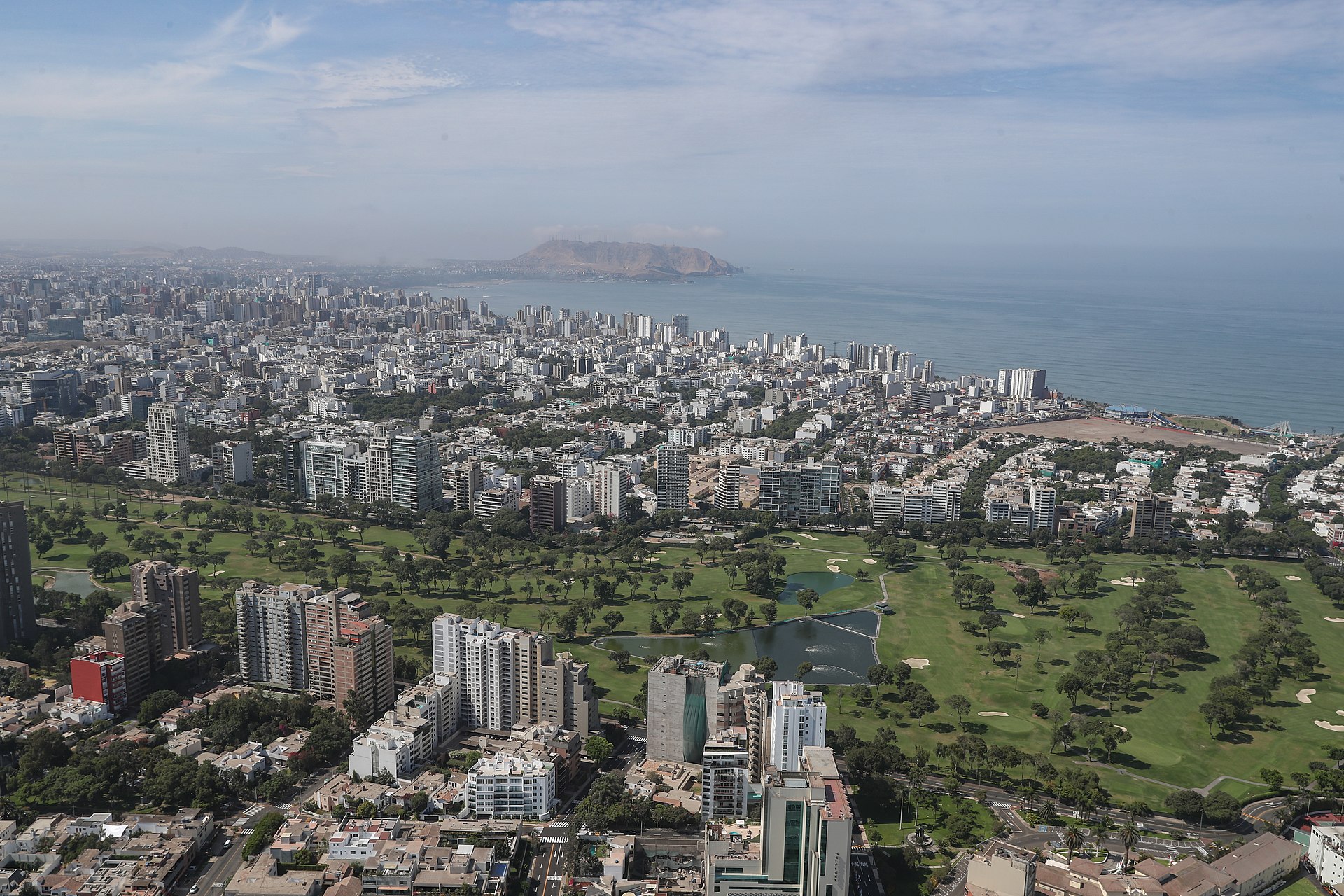 Де можна погрітися в березні після зими: країна стародавніх інків, де океан як молоко, а обід коштує 5 євро