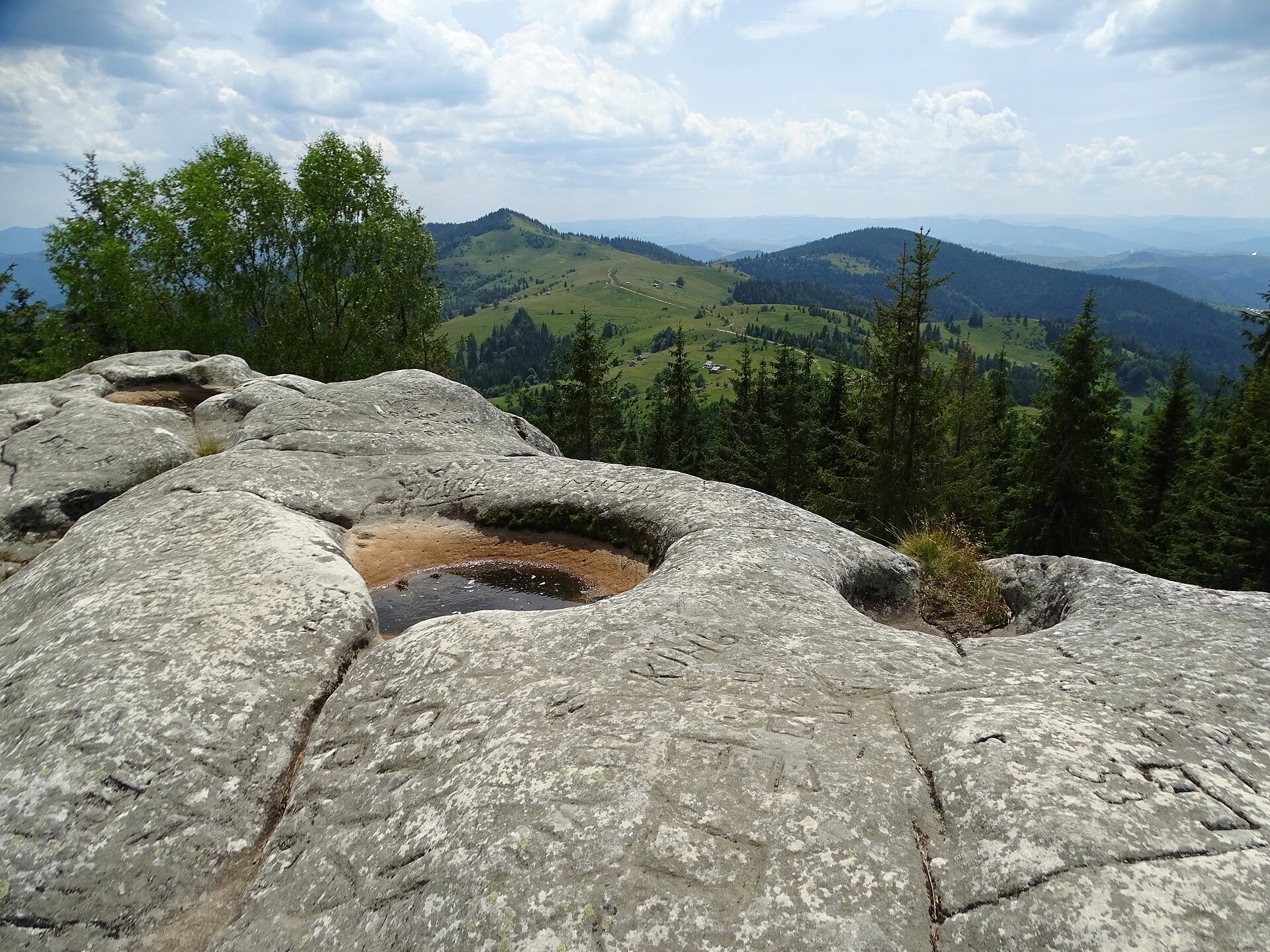 Карпаты, которые не показывают в путеводителях: 5 мест, которые вас влюбят в горы навсегда