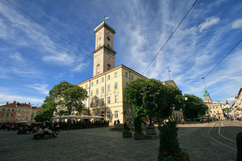 Площа Ринок, Оперний театр і не тільки: ТОП-10 цікавих місць Львова