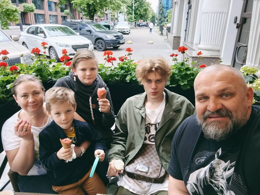 Все женщины Василия Вирастюка. Что известно о личной жизни стронгмена