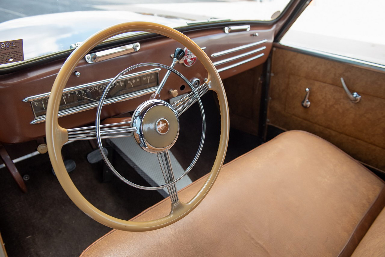 Кабріолет Playboy 1948 року, який дав ім'я знаменитому чоловічому журналу, виставлено на продаж