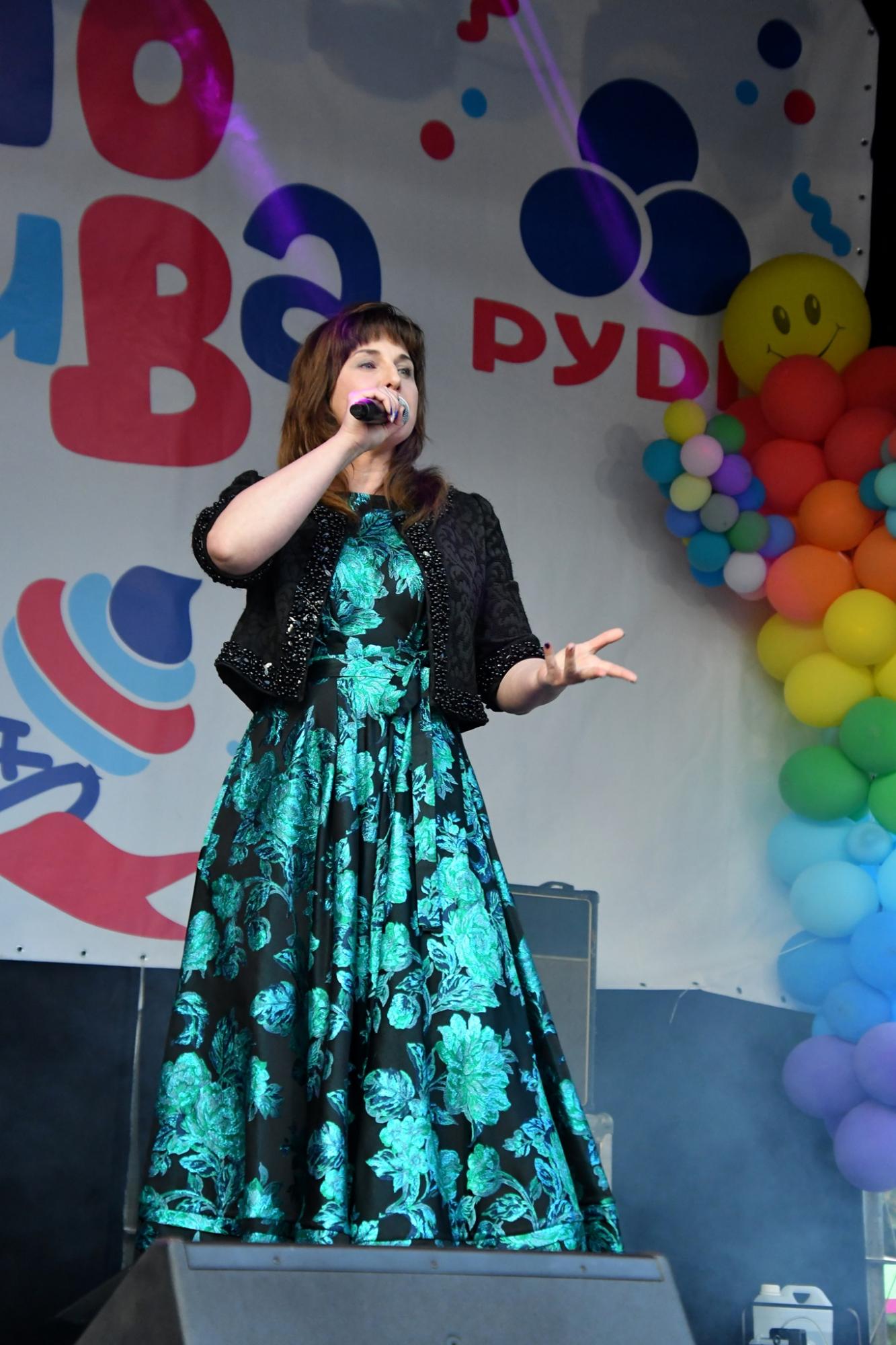 Як зараз виглядає Ірина Шинкарук - донька знаменитого композитора і барда Володимира Шинкарука (фото)