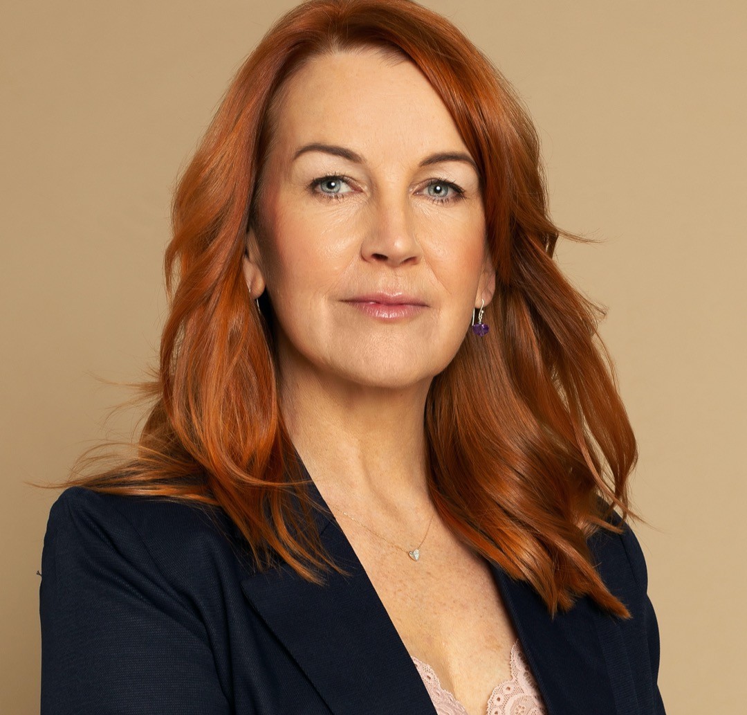 Помните Габриэль из сериала "Зена - королева воинов"? Вот как выглядит блондинка сейчас (фото)