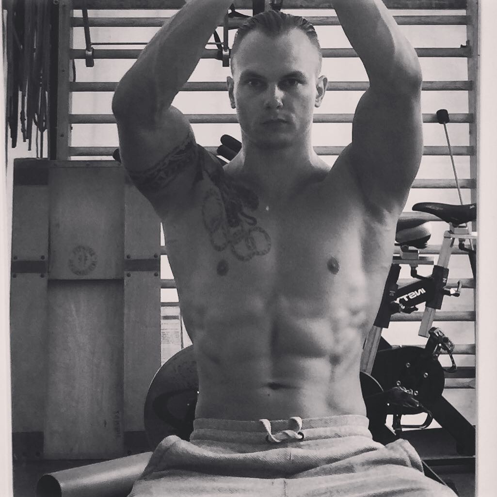 Александр Абраменко - герой Олимпиады с романтической натурой. Вот фото, которые это доказывают