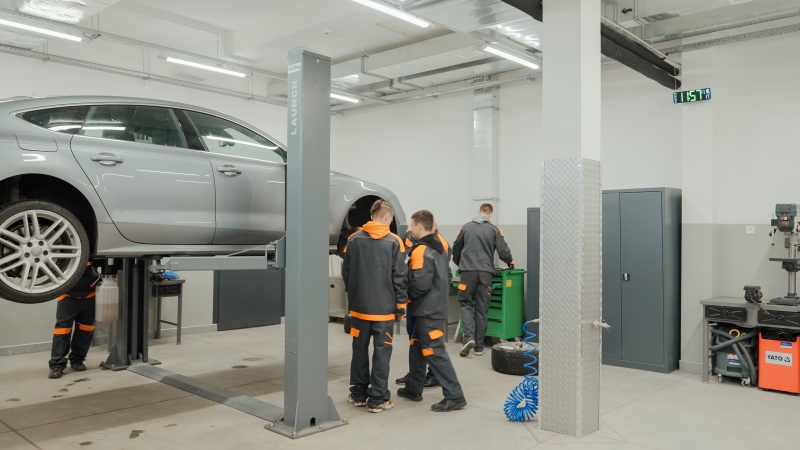 Робота, яку не замінить AI: чому компанії "полюють" на кваліфікованих будівельників