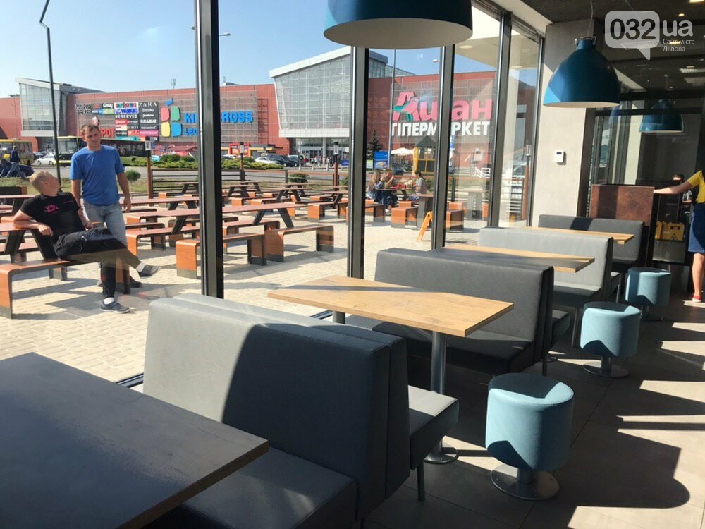 А вы знали, что в четырех украинских селах есть McDonald's? Смотрите, как они выглядят (фото)