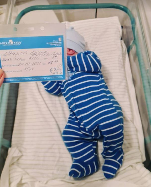 Освобожденный нацгвардеец Маркив впервые стал отцом: фото ребенка