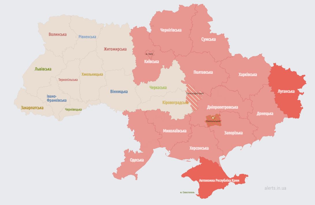У Києві та низці областей оголосили повітряну тривогу. РФ підняла у повітря авіацію